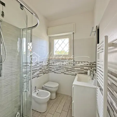 107 - Quadrilocale Al Primo Piano Al Taunus, Spazioso E Ben Arredato, Con Spiaggia Inclusa Daire *